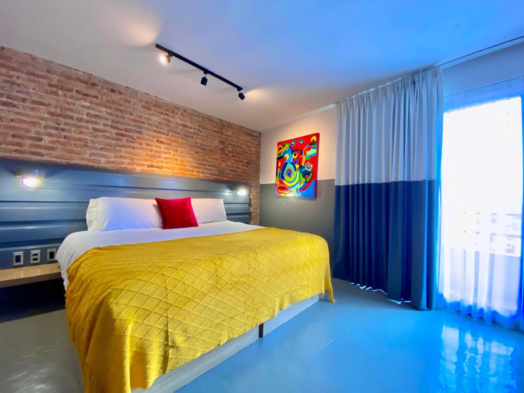 Hotel Next